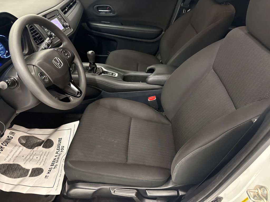 Used 2017 Honda HR-V LX image 18