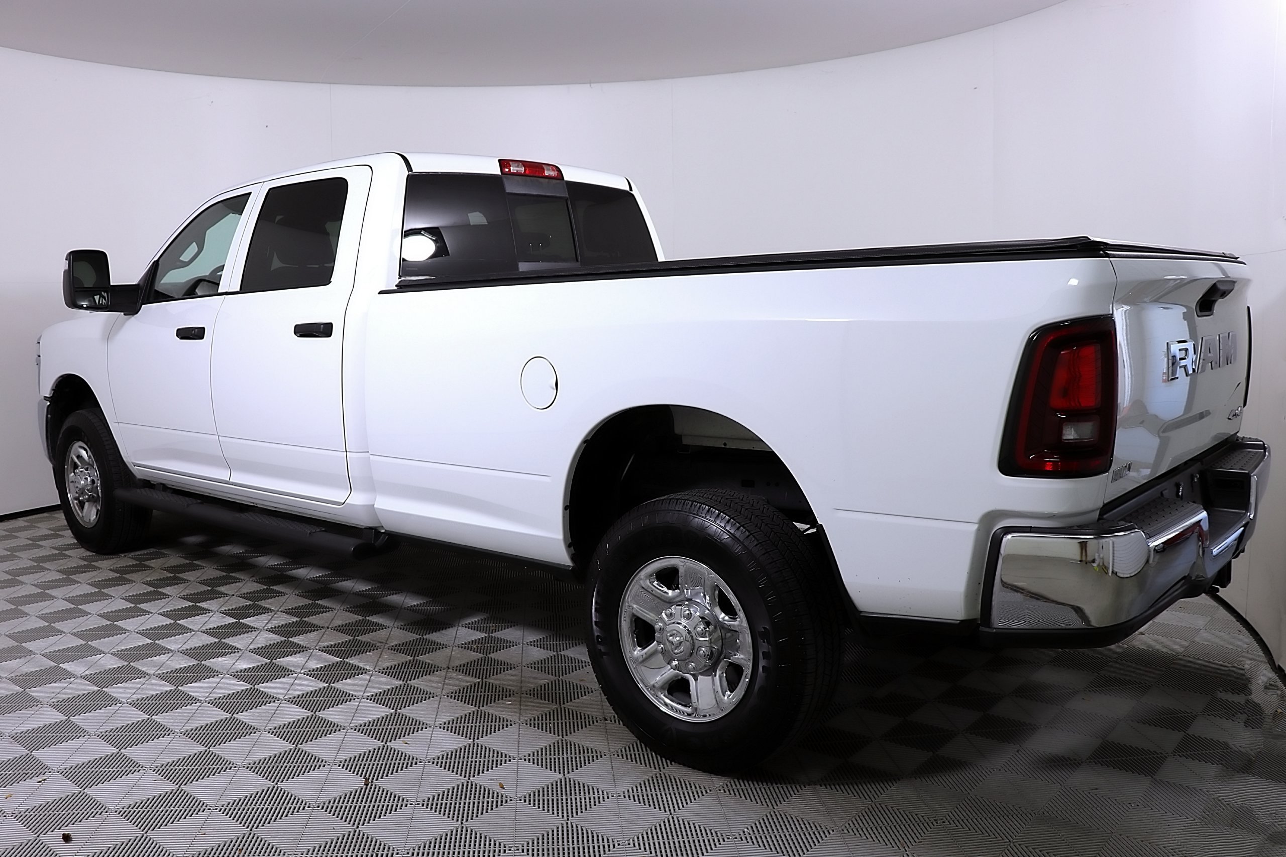 Used 2025 RAM 2500 Tradesman AWD/4WD image 9