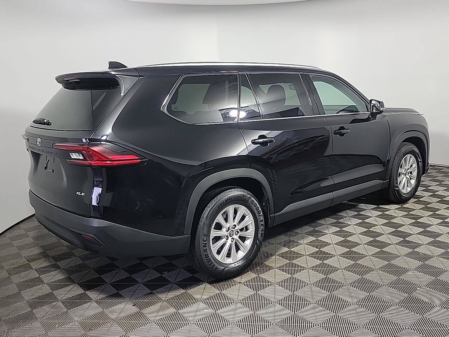 Used 2026 Toyota Grand Highlander AWD image 4