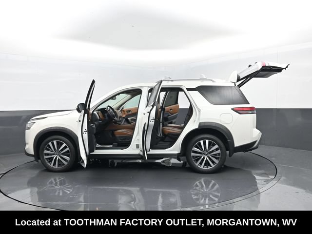 Used 2022 Nissan Pathfinder Platinum w/ Cargo Package AWD/4WD image 36