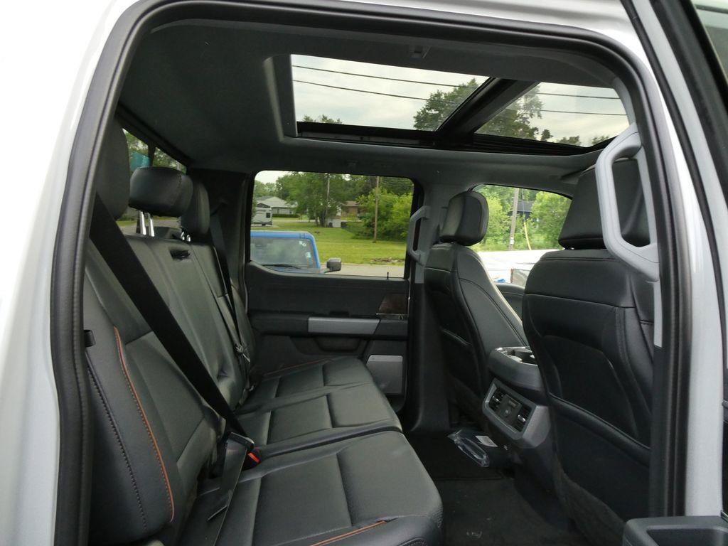 New 2026 Ford F250 Lariat w/ Black Appearance Package AWD/4WD image 13