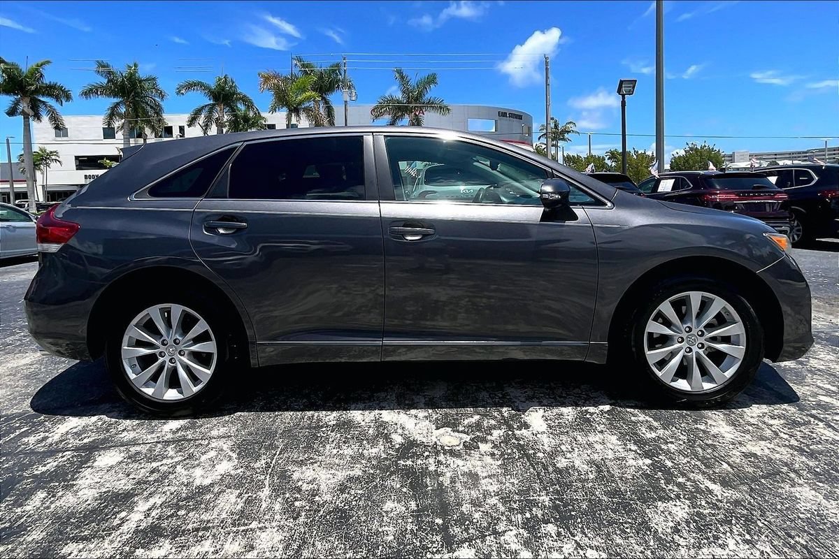 Used 2013 Toyota Venza LE FWD image 30
