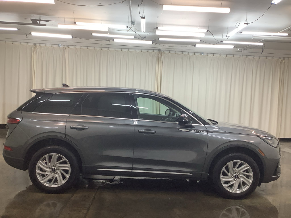 Used 2024 Lincoln Corsair AWD image 5