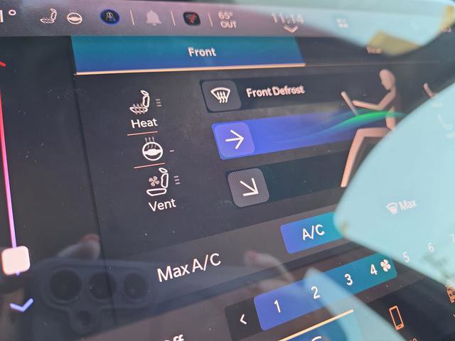 New 2025 Jeep Grand Cherokee L Limited w/ Luxury Tech Group II image 8