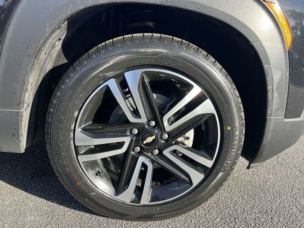 Used 2023 Chevrolet TrailBlazer LT w/ Convenience Package FWD image 12