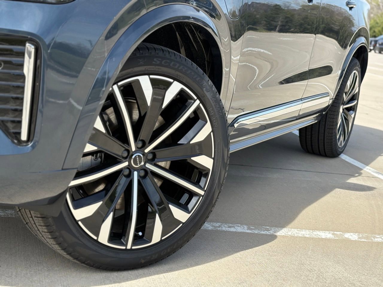 New 2026 Volvo XC90 T8 Core w/ Protection Package Premier image 10