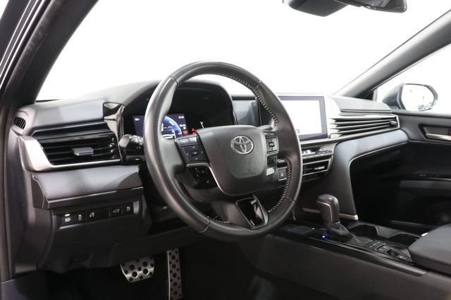 Used 2025 Toyota Camry SE FWD image 16