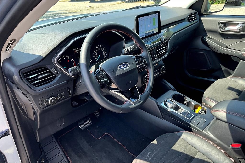 Used 2022 Ford Escape SEL w/ SEL Stealth AWD Package image 18