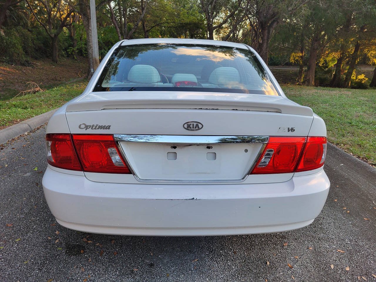 Used 2004 Kia Optima FWD image 6