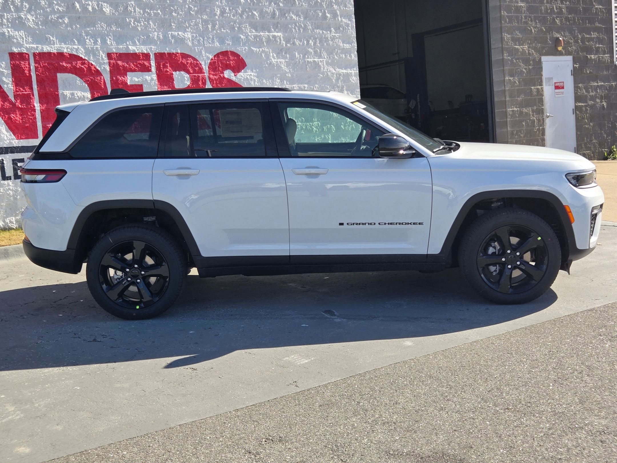 New 2026 Jeep Grand Cherokee Limited w/ Limited Altitude Package image 8