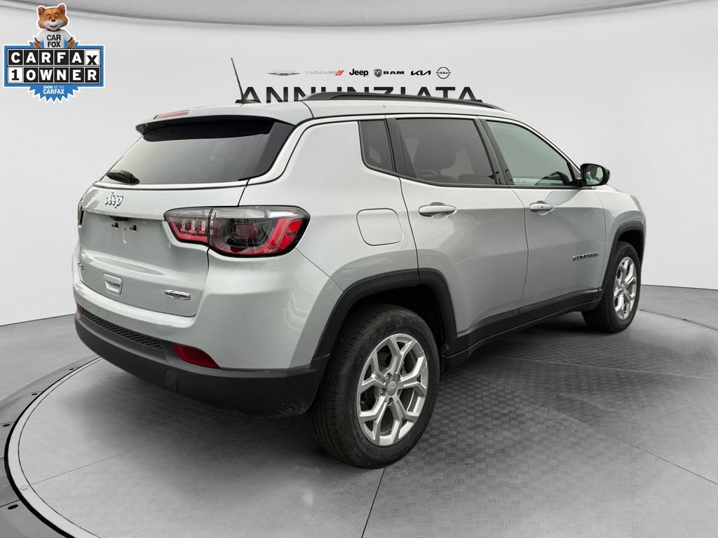 Used 2024 Jeep Compass Latitude AWD/4WD image 5