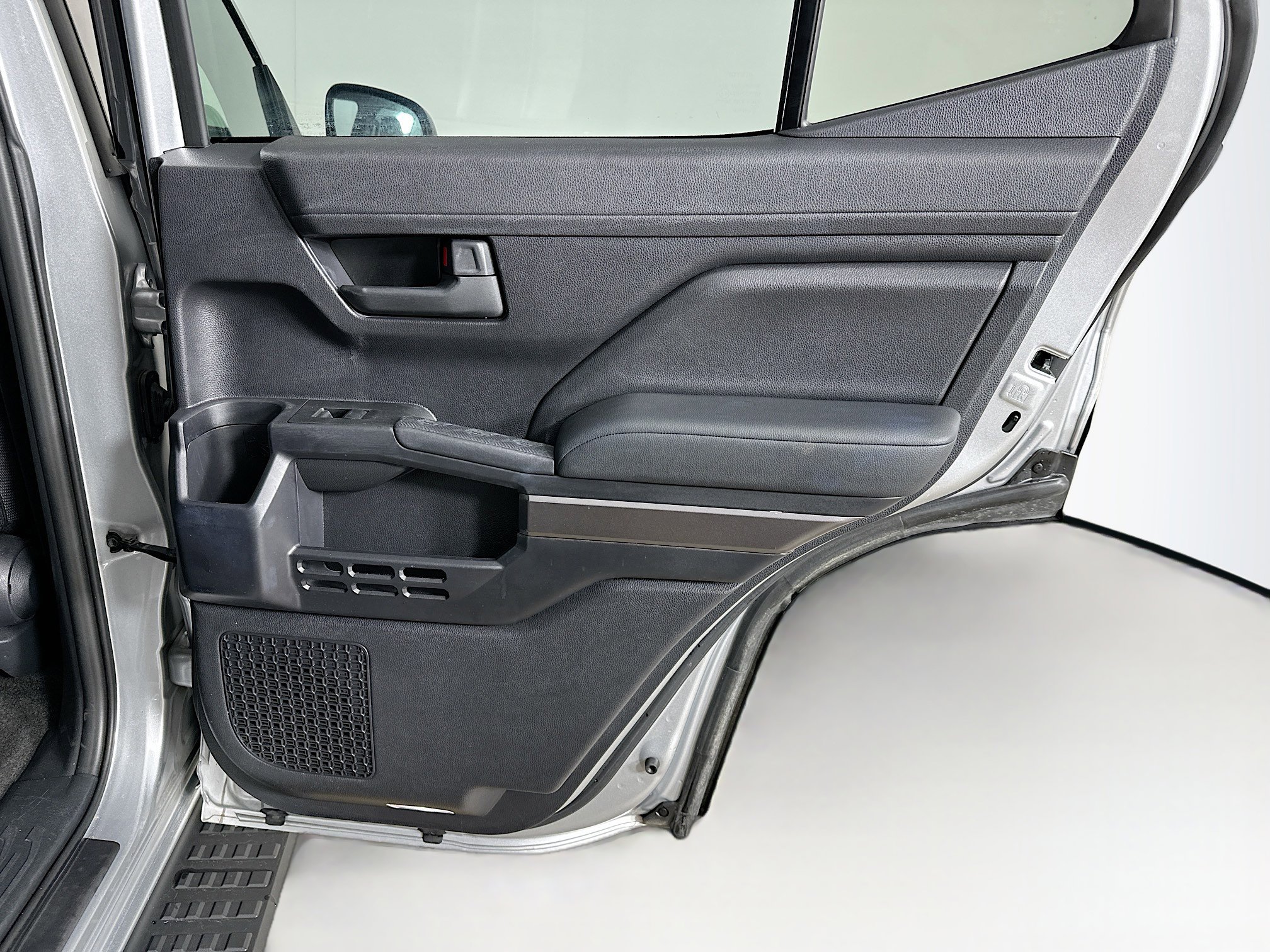 Used 2025 Toyota 4Runner SR5 image 28