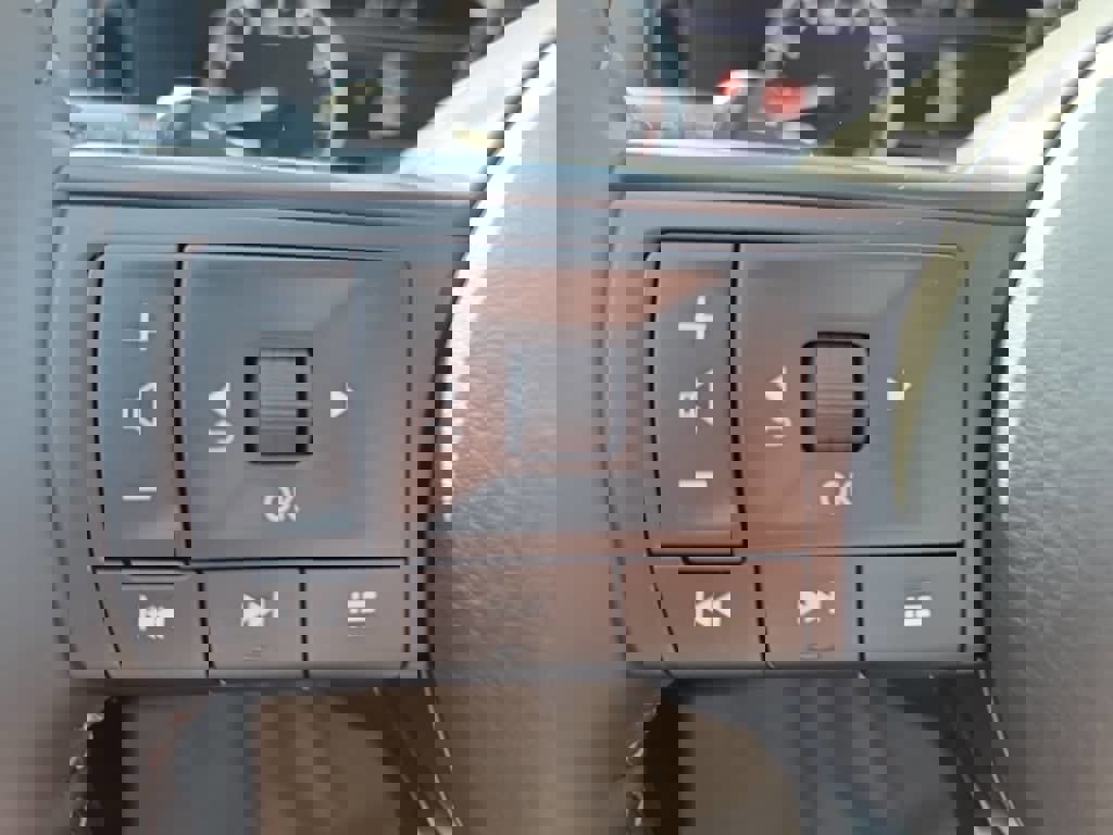 New 2025 Nissan Pathfinder SV image 22