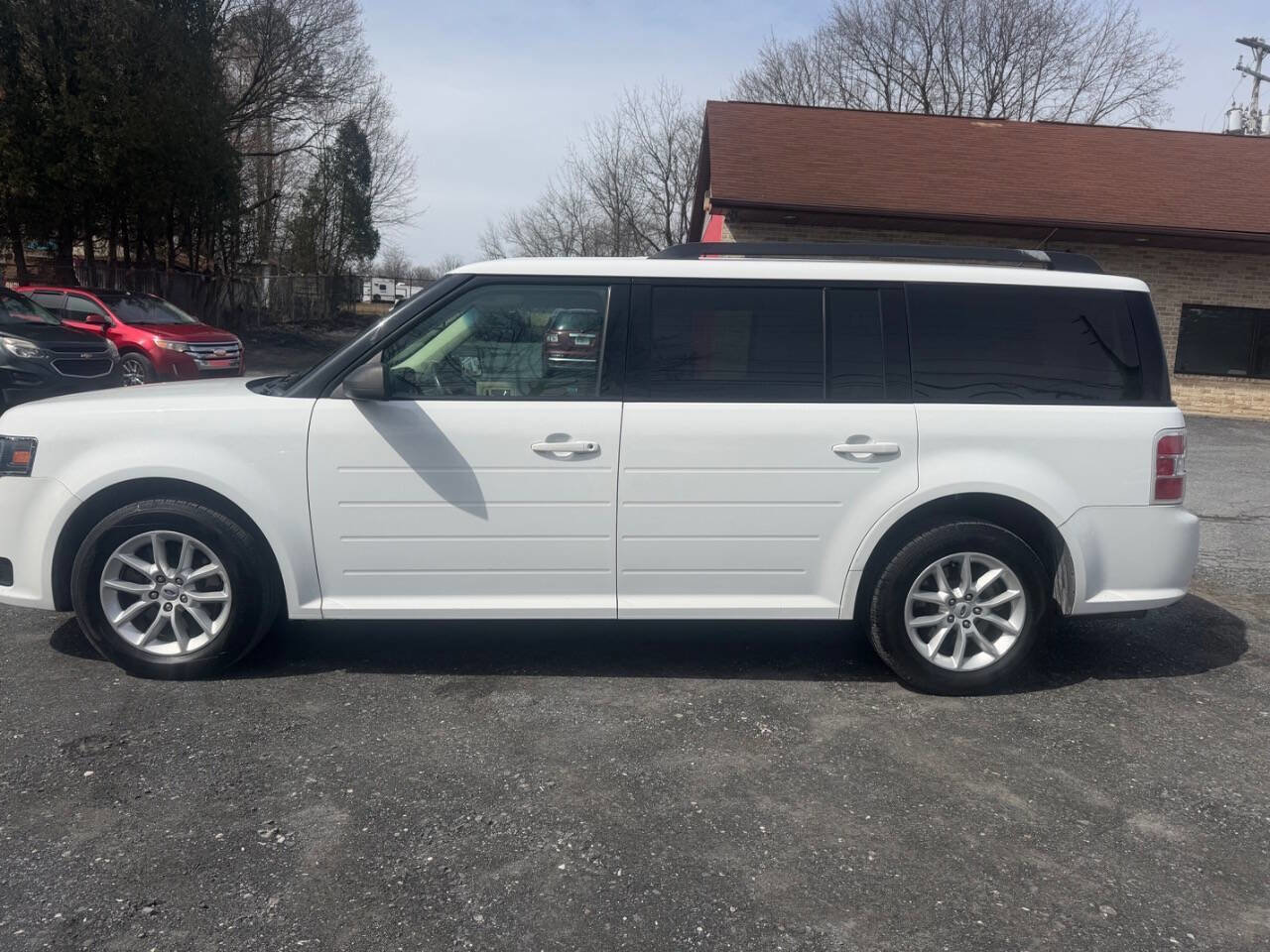 Used 2017 Ford Flex SE image 7