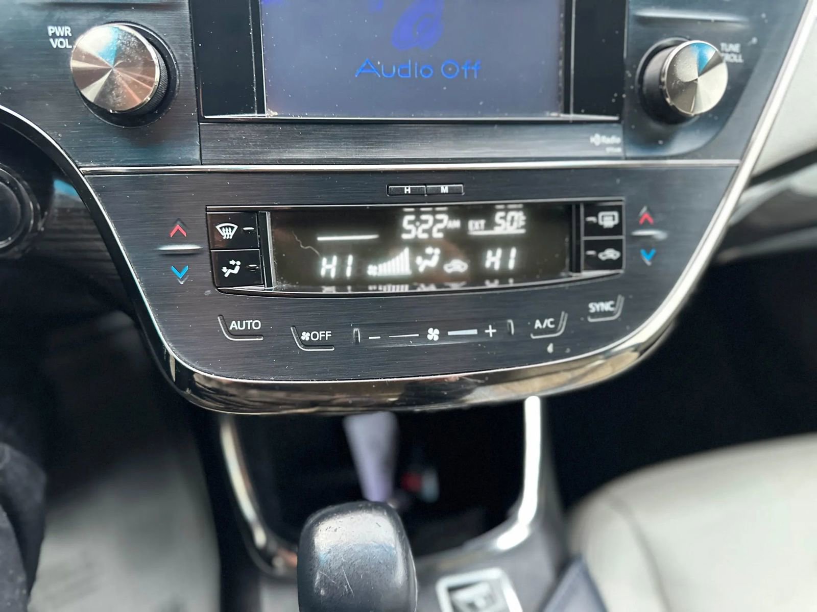 Used 2013 Toyota Avalon XLE image 16