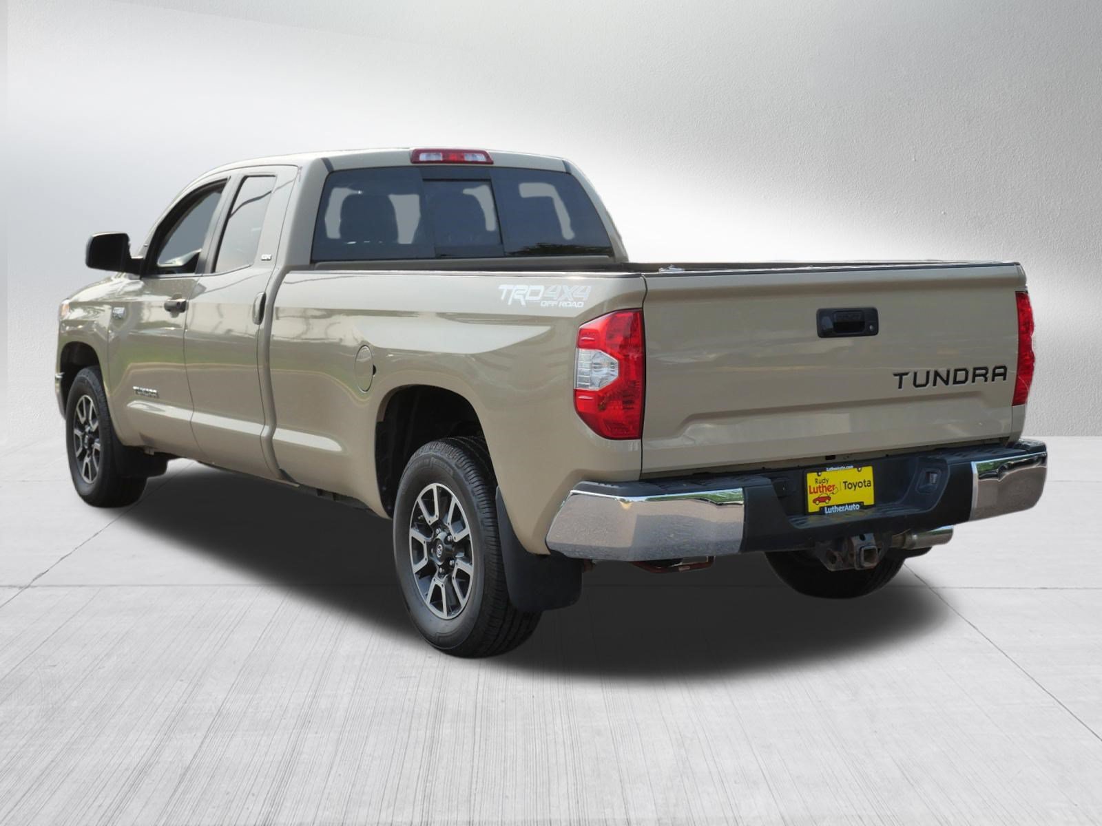Used 2017 Toyota Tundra SR5 w/ TRD Off Road Package AWD/4WD image 5