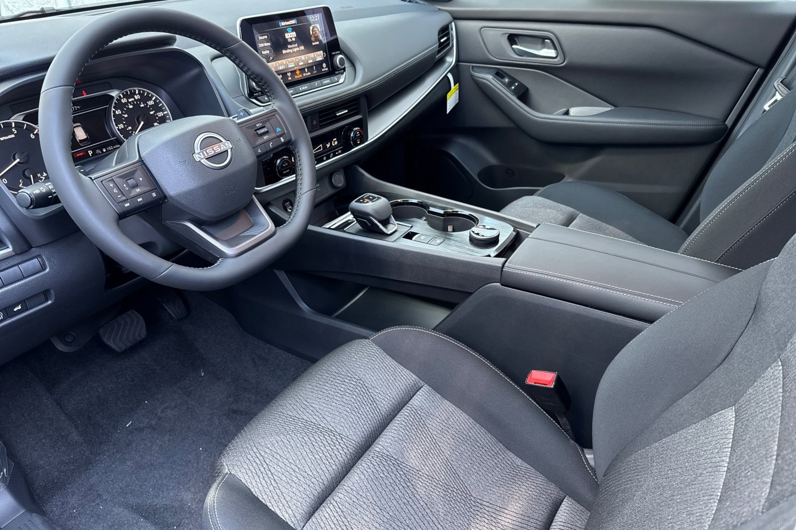 New 2026 Nissan Rogue SV image 7