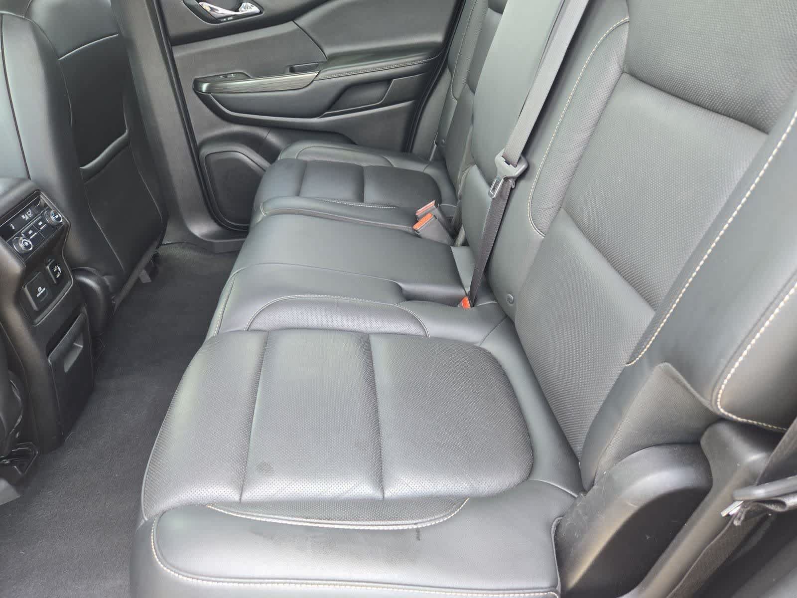 Used 2018 GMC Acadia SLT FWD image 18