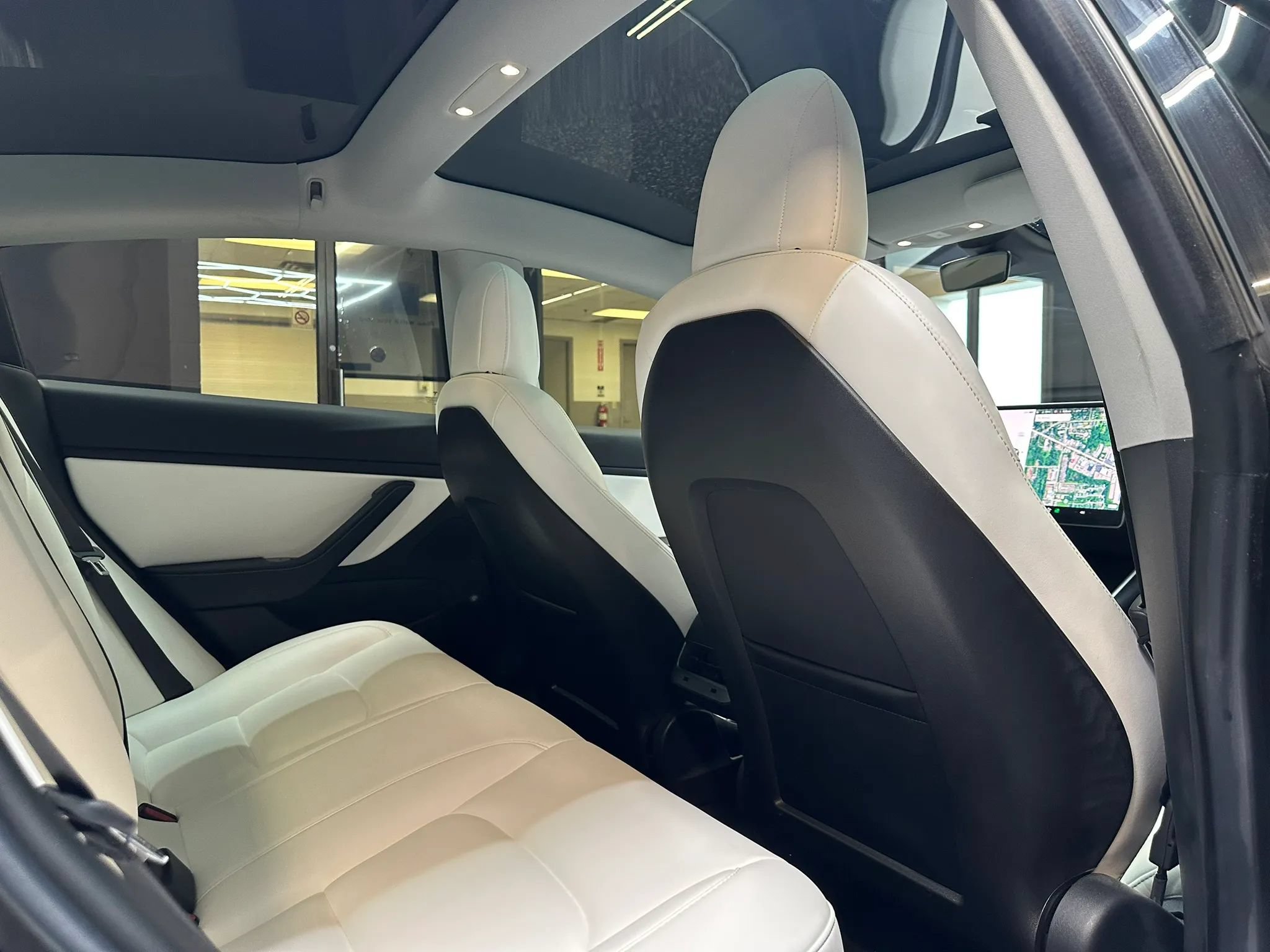Used 2018 Tesla Model 3 Long Range AWD/4WD image 27
