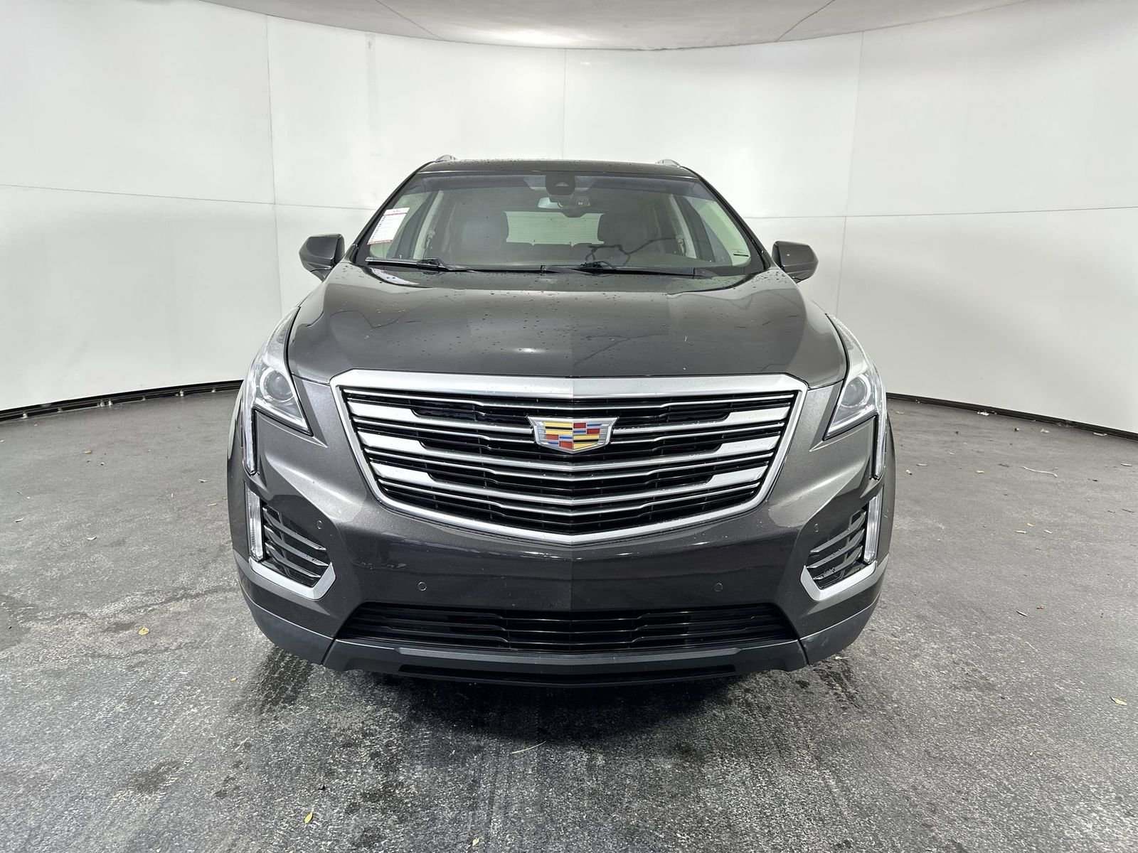 Used 2018 Cadillac XT5 Luxury w/ Driver Awareness Package image 3