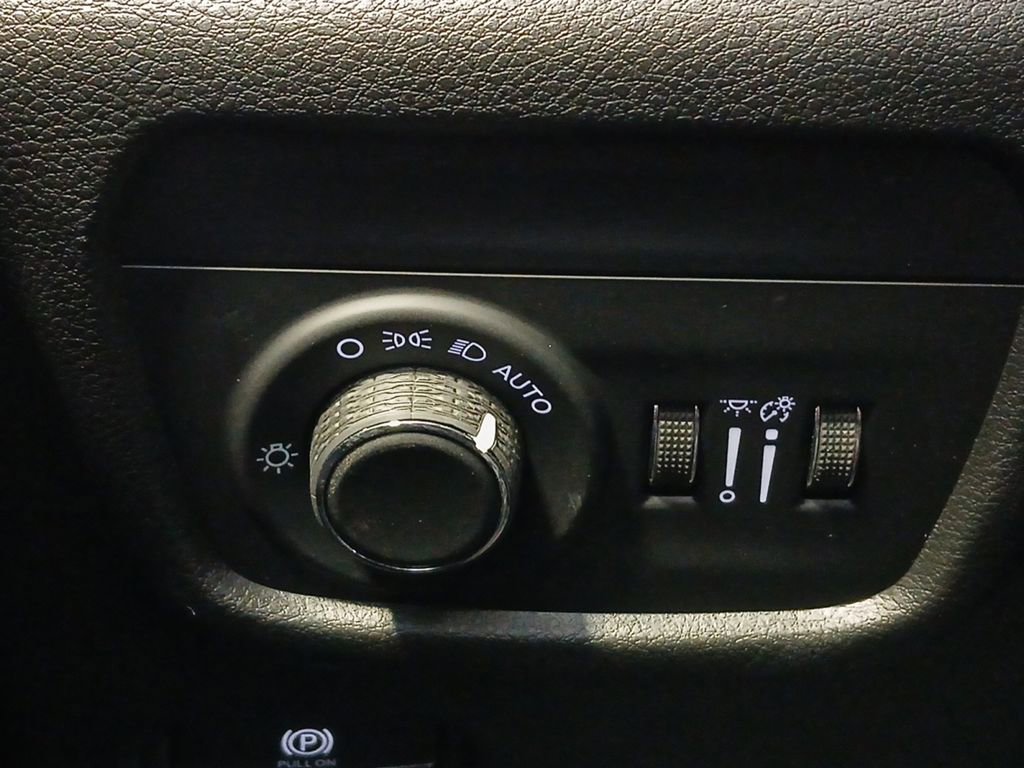 New 2026 Jeep Grand Cherokee Laredo RWD image 12