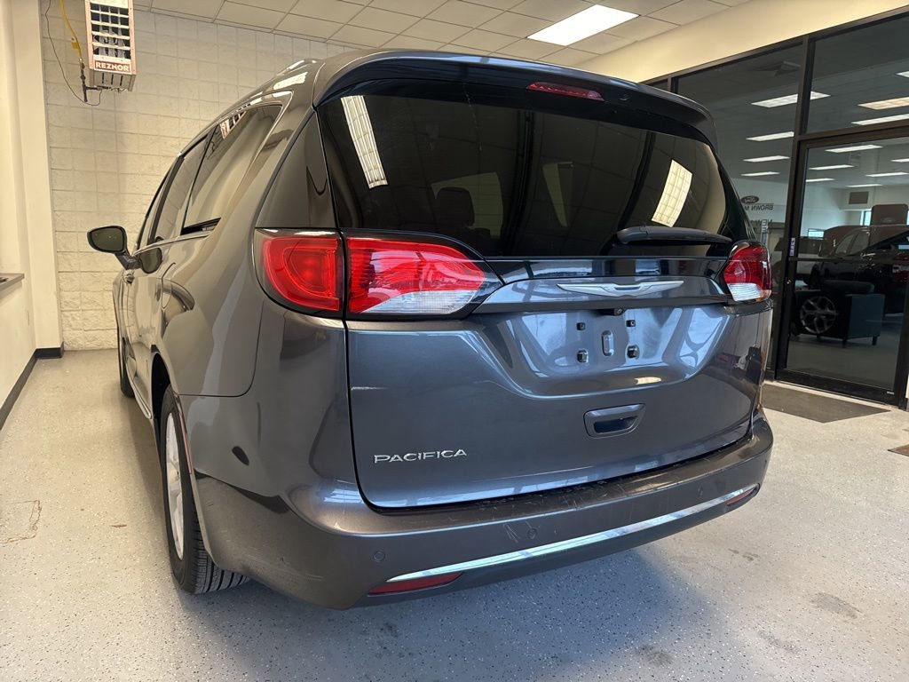 Used 2017 Chrysler Pacifica Touring-L Plus FWD image 45