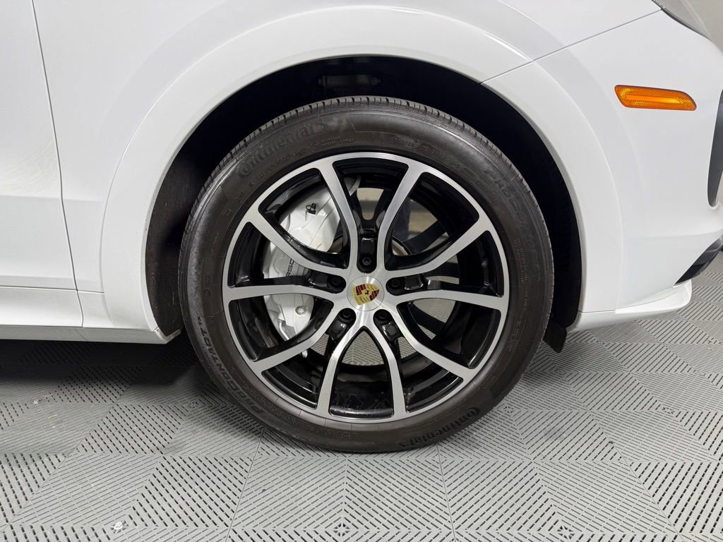 Certified 2023 Porsche Cayenne Turbo image 14
