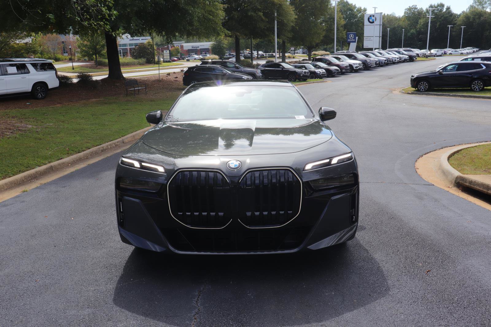 New 2026 BMW 740i xDrive w/ Premium Package image 3