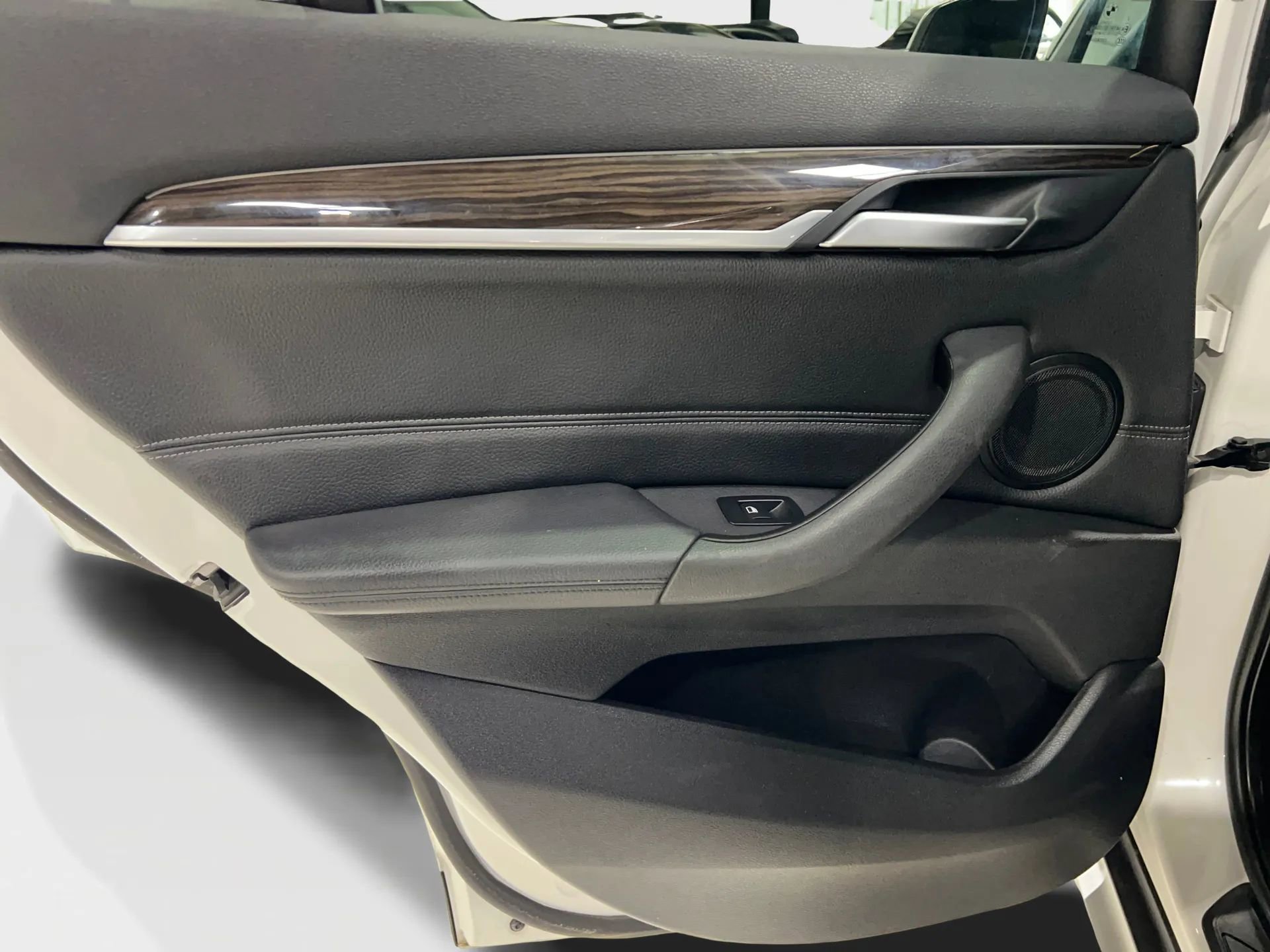 Used 2016 BMW X1 xDrive28i image 13