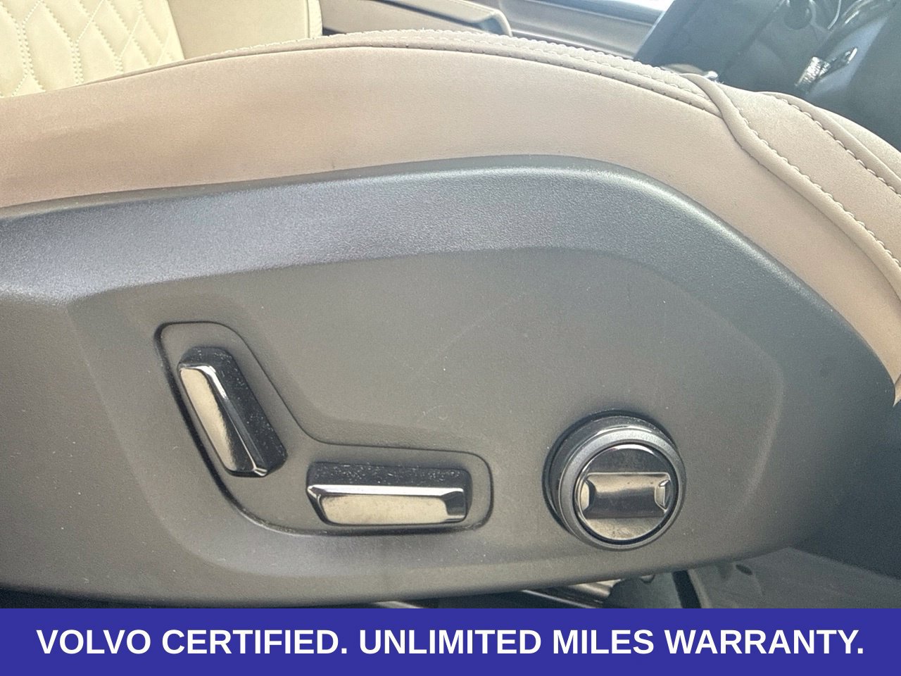 Certified 2026 Volvo XC90 B6 Plus AWD/4WD image 15