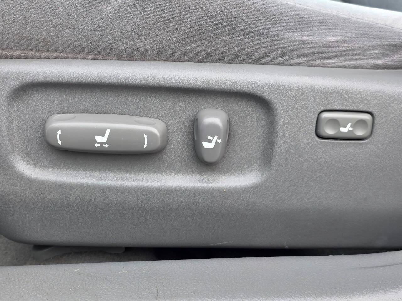 Used 2006 Toyota Avalon XL FWD image 19