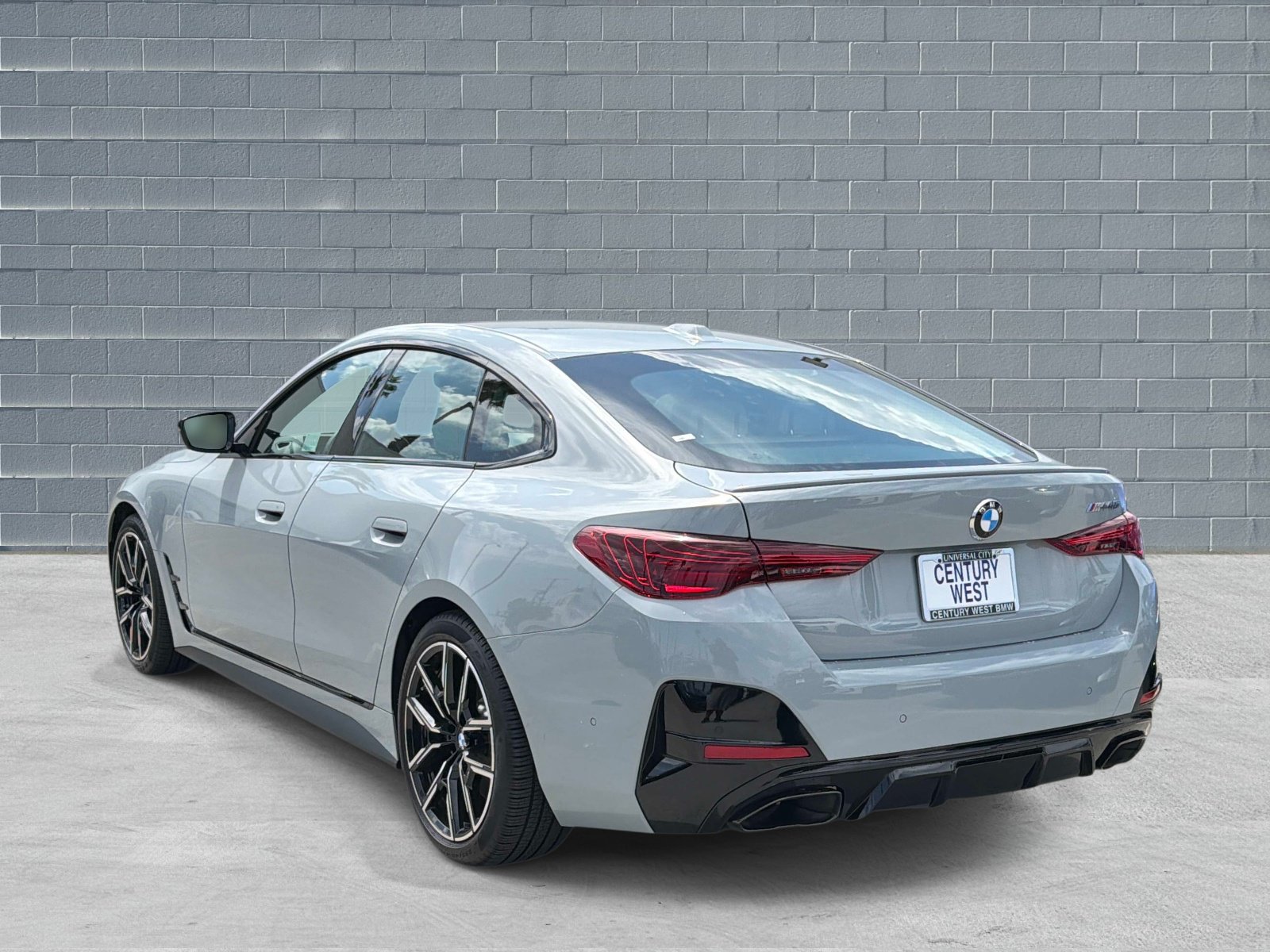 Used 2025 BMW M440i RWD image 3