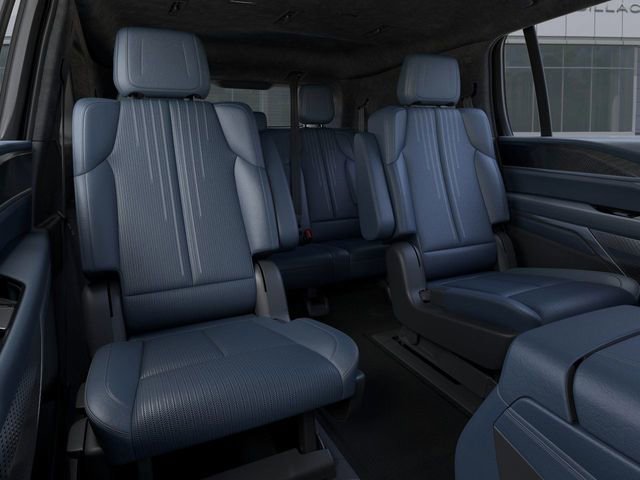 New 2025 Cadillac Escalade IQ Luxury 2 AWD/4WD image 17