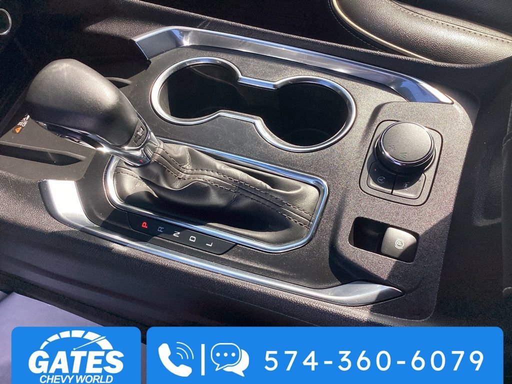Used 2023 Chevrolet Traverse Premier image 36