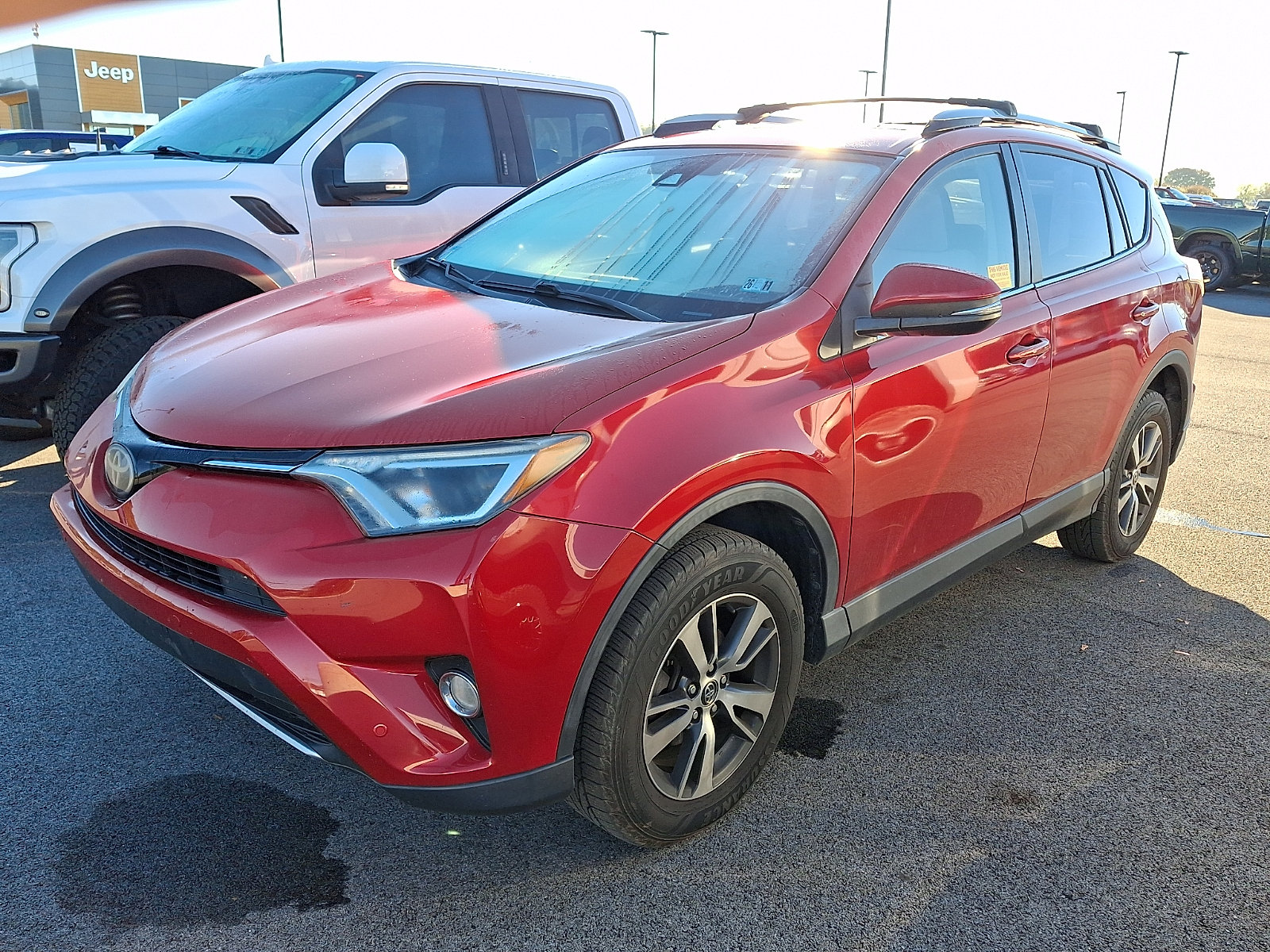 Used 2017 Toyota RAV4 XLE AWD/4WD image 3