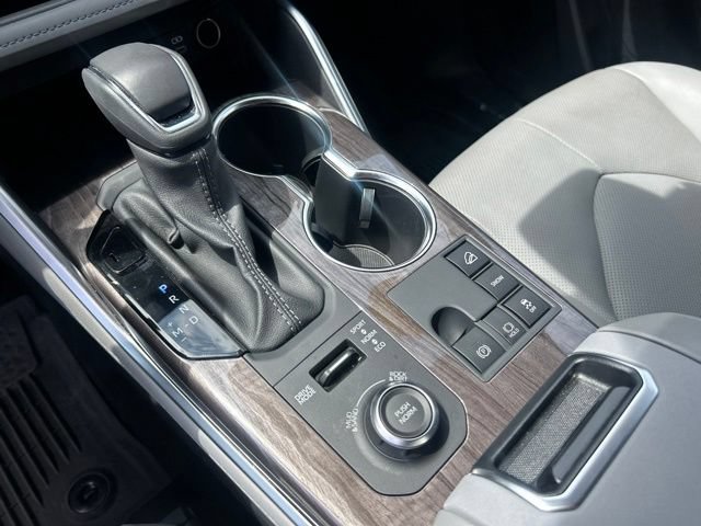 Used 2025 Toyota Highlander Platinum AWD/4WD image 26