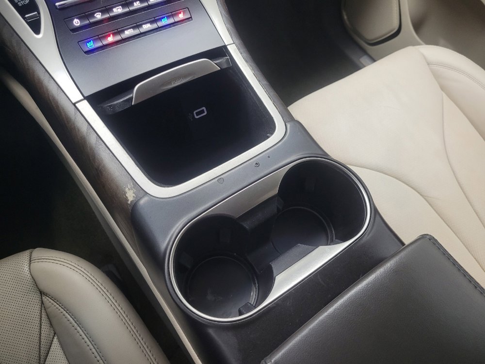 Used 2017 Lincoln MKX Reserve w/ Lincoln MKX Climate Package image 26