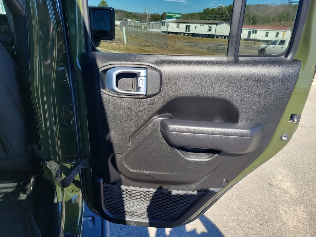 Used 2023 Jeep Gladiator Willys image 35