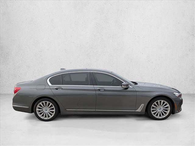 Used 2018 BMW 740i image 4