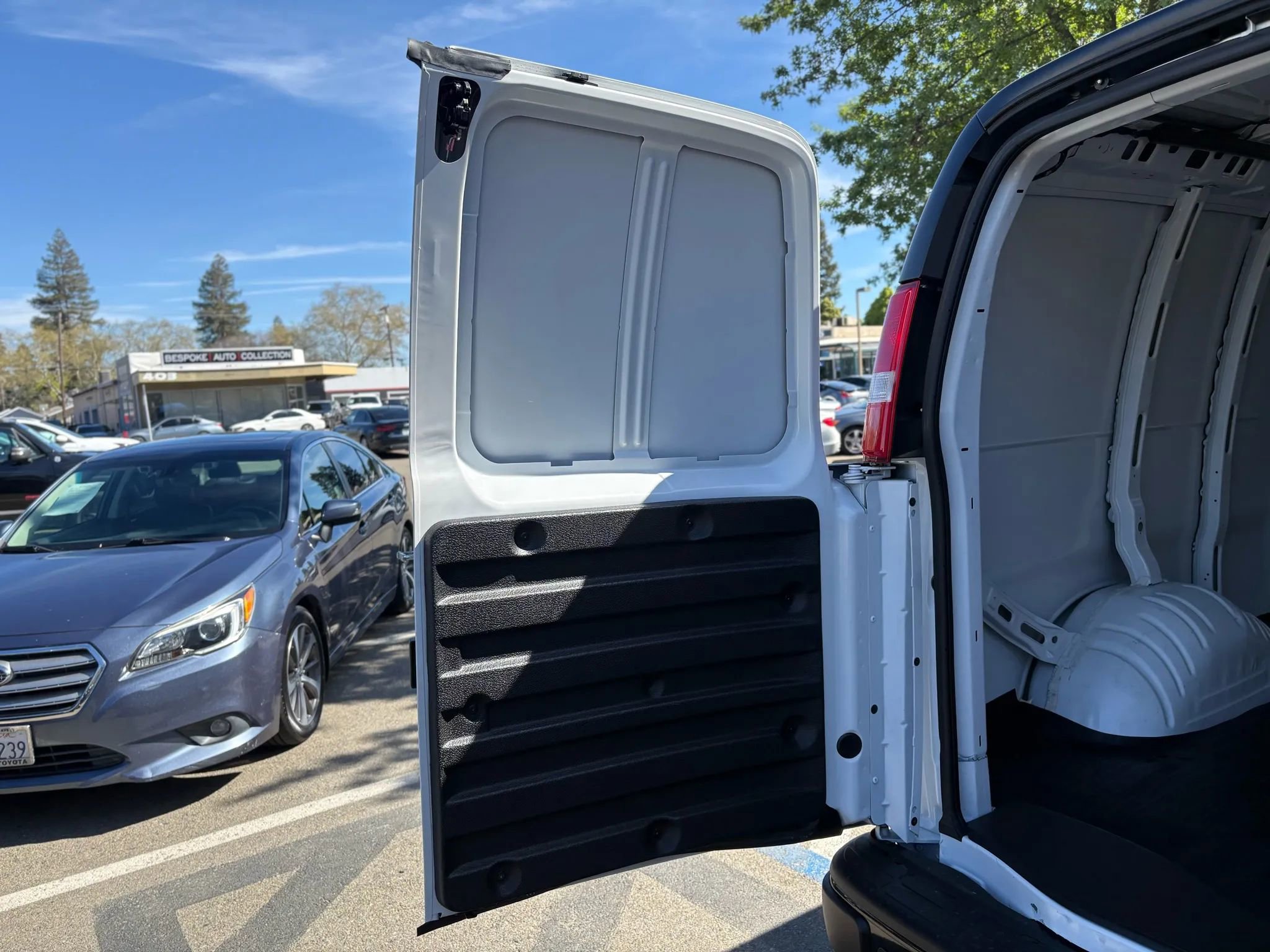 Used 2025 Chevrolet Express 2500 w/ Driver Convenience Package image 18