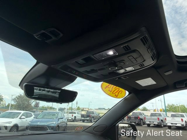 Used 2024 GMC Yukon XL Denali w/ Advanced Technology Package AWD/4WD image 36