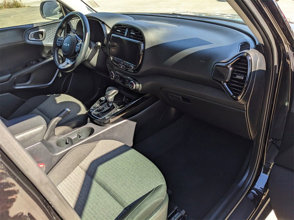 Certified 2024 Kia Soul EX image 12