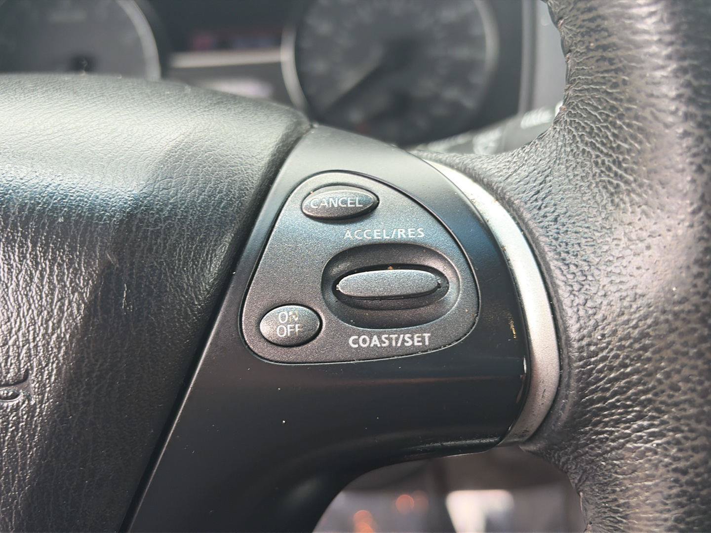 Used 2013 Nissan Pathfinder SL AWD/4WD image 29