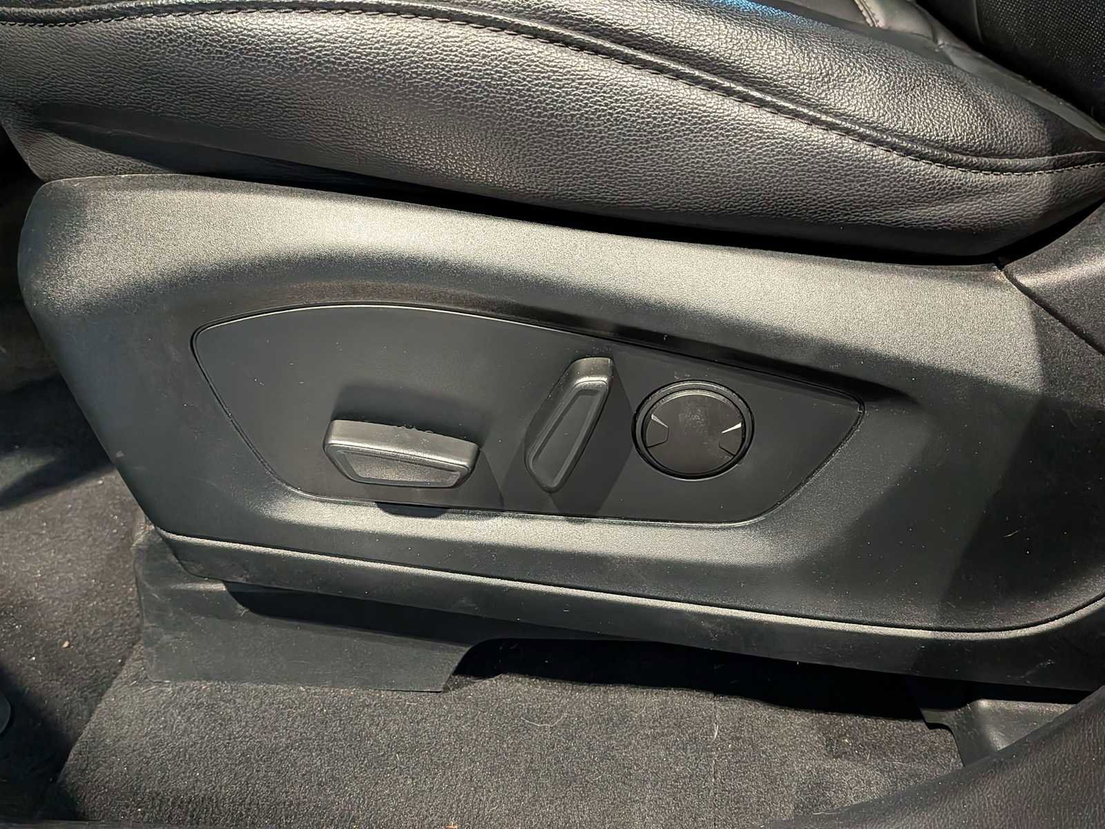 Used 2023 Ford Explorer Limited w/ Hybrid Equipment Group 310A image 15