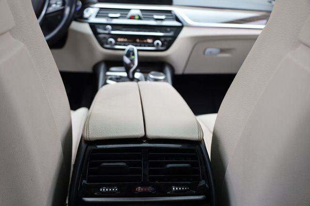 Used 2017 BMW 530i RWD image 37