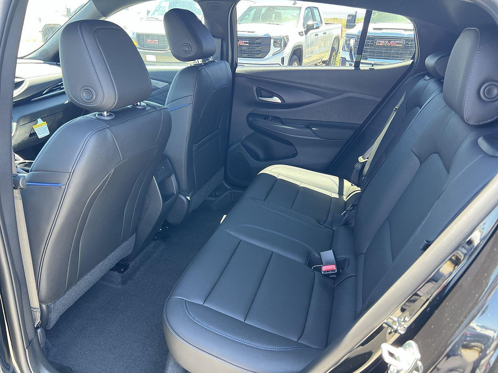 New 2026 Buick Envista Sport Touring w/ Convenience II Package FWD image 24