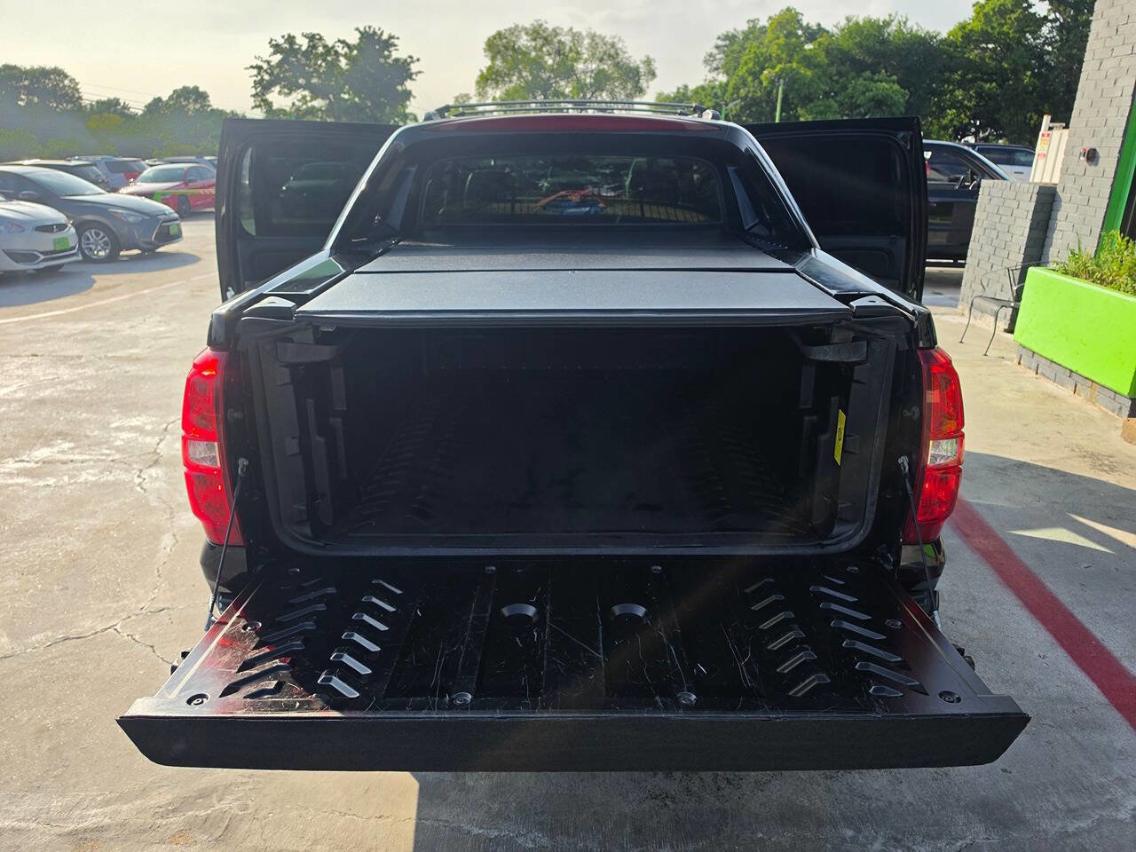 Used 2012 Chevrolet Avalanche LTZ RWD image 23