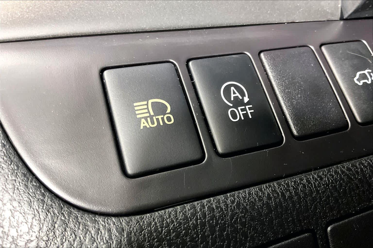 Used 2019 Toyota Highlander XLE AWD/4WD image 33