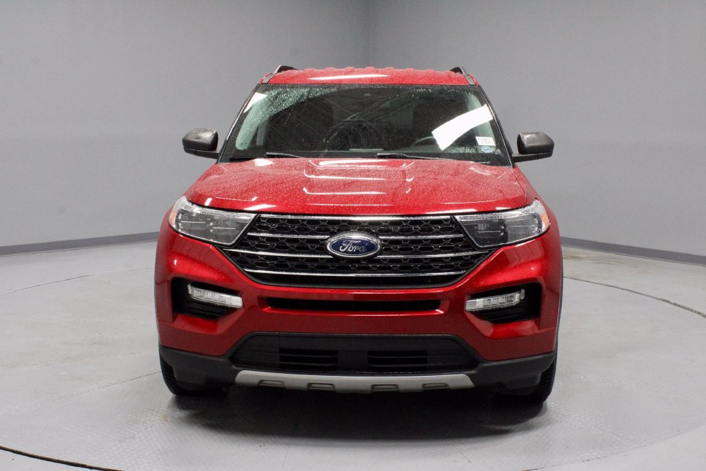 Certified 2023 Ford Explorer XLT w/ Equipment Group 202A AWD/4WD image 6
