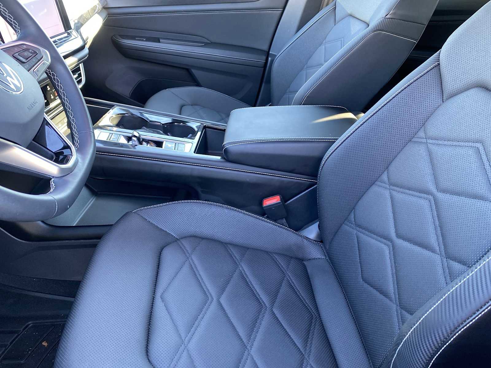 Used 2024 Volkswagen Atlas Cross Sport SE image 24